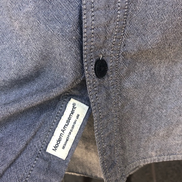 Modern Amusement Shark Shirt L - Picture 6 of 8